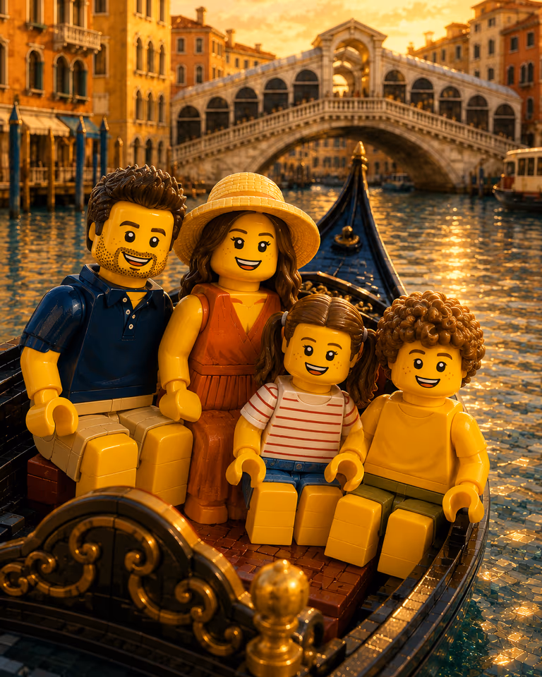 La familia como figuras de LEGO navegando en góndola bajo el puente de Rialto